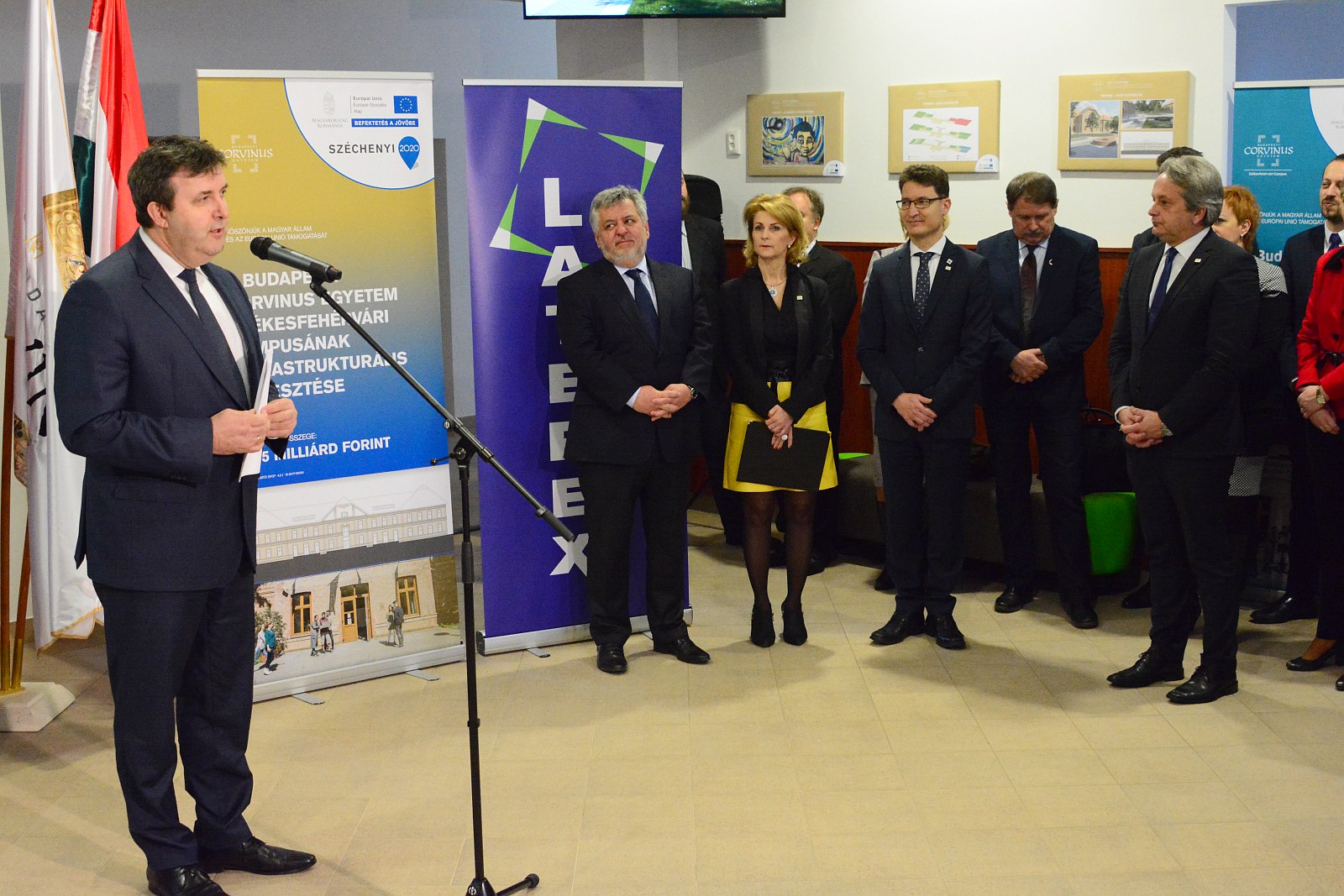 Lerakták a Corvinus új, fehérvári épületének az alapkövét